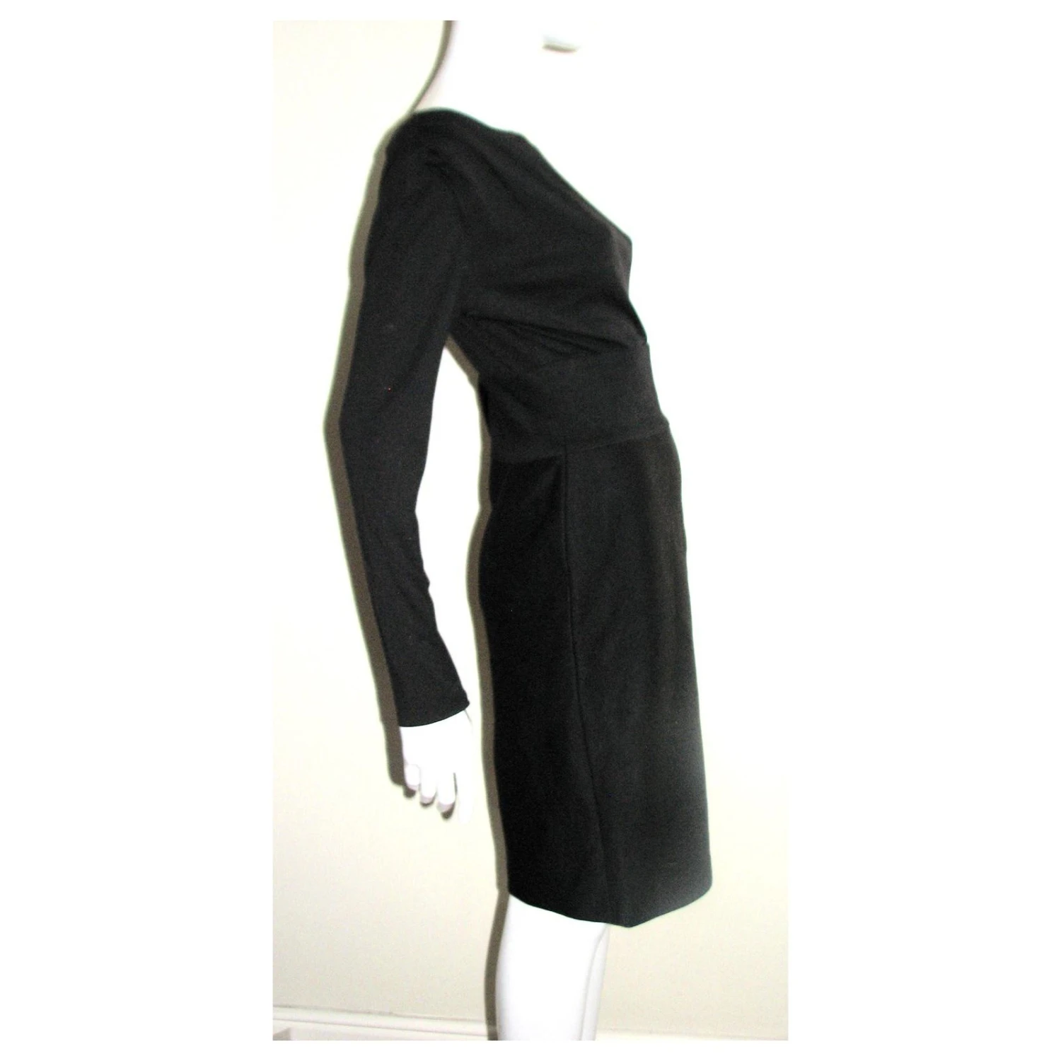 Escada Atemberaubendes Schwarzes Kleid 3 Escada Atemberaubendes Schwarzes Kleid – Bild 3