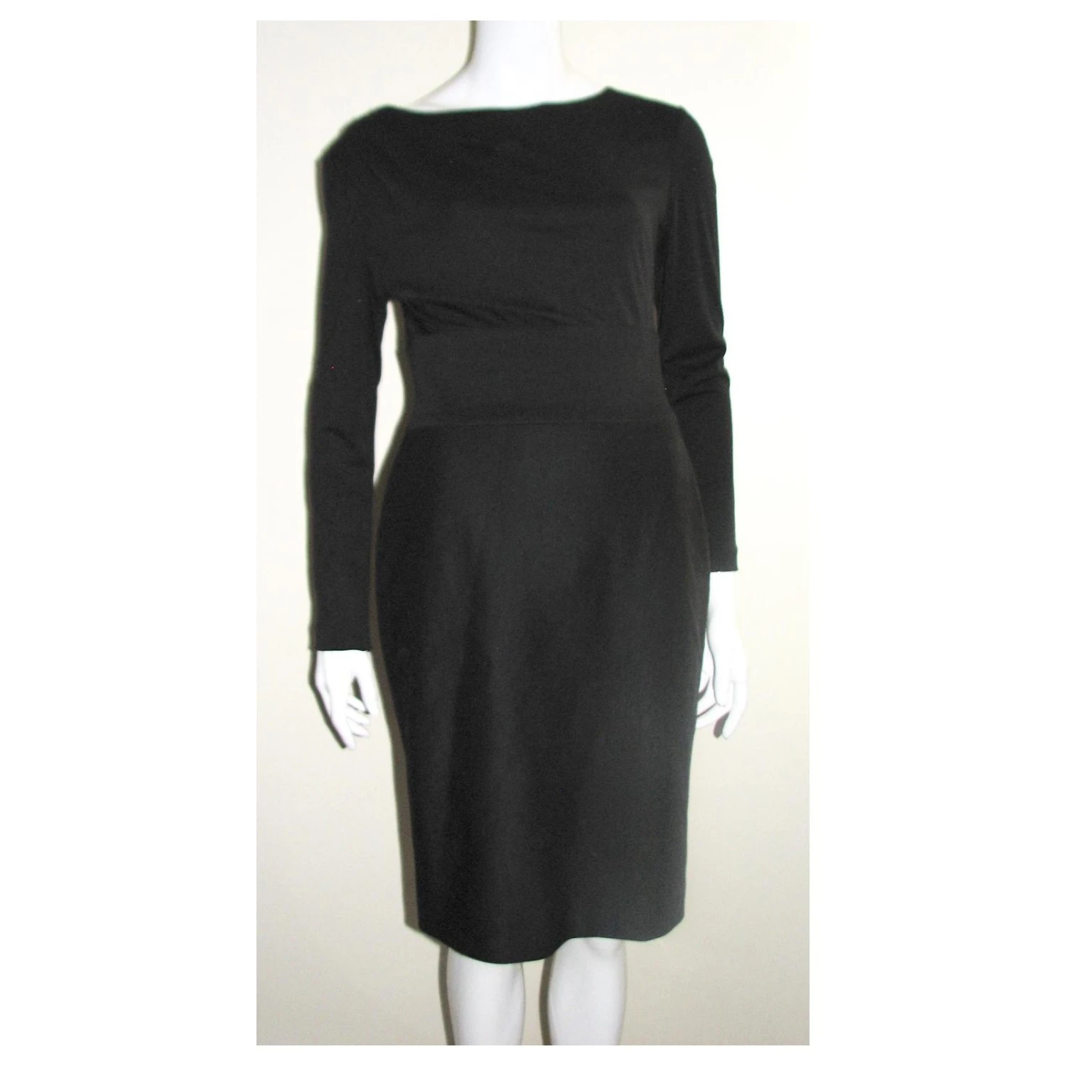 Escada Atemberaubendes Schwarzes Kleid 4 Escada Atemberaubendes Schwarzes Kleid – Bild 4