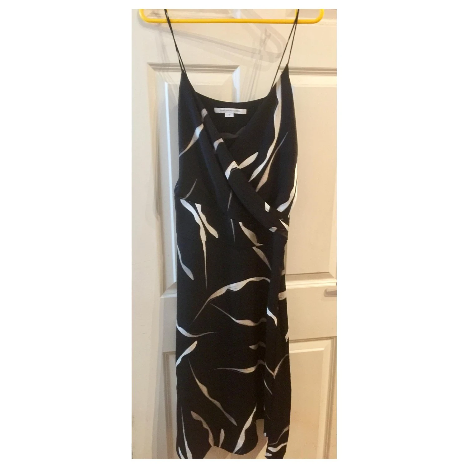 Diane Von Furstenberg Brenndah Asymmetrisches Kleid Schwarz Weiß 6 Diane Von Furstenberg Brenndah Asymmetrisches Kleid Schwarz Weiß – Bild 6