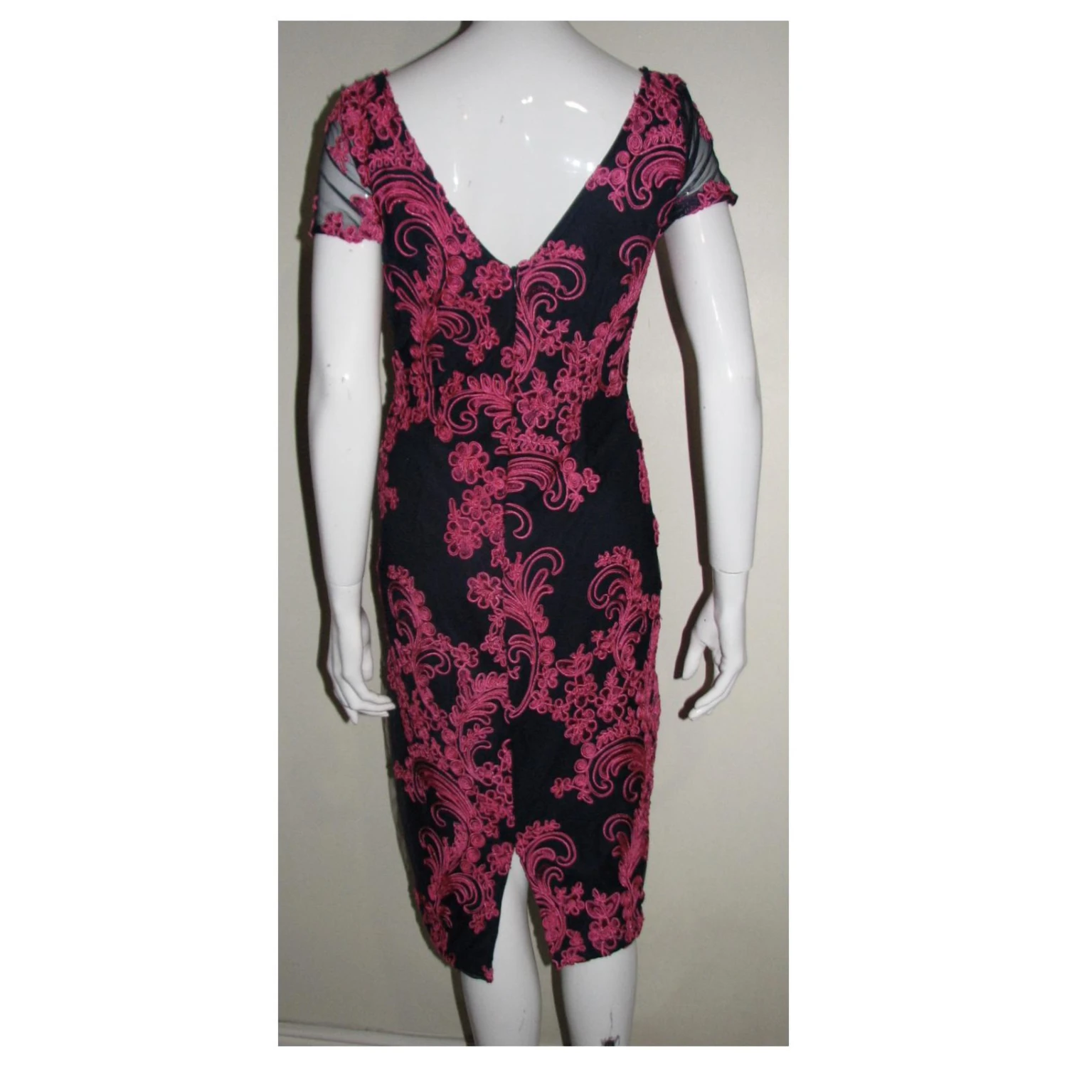 Autre Marque Besticktes Kleid Aus JS Collections Schwarz Pink 6 Autre Marque Besticktes Kleid Aus JS Collections Schwarz Pink – Bild 6