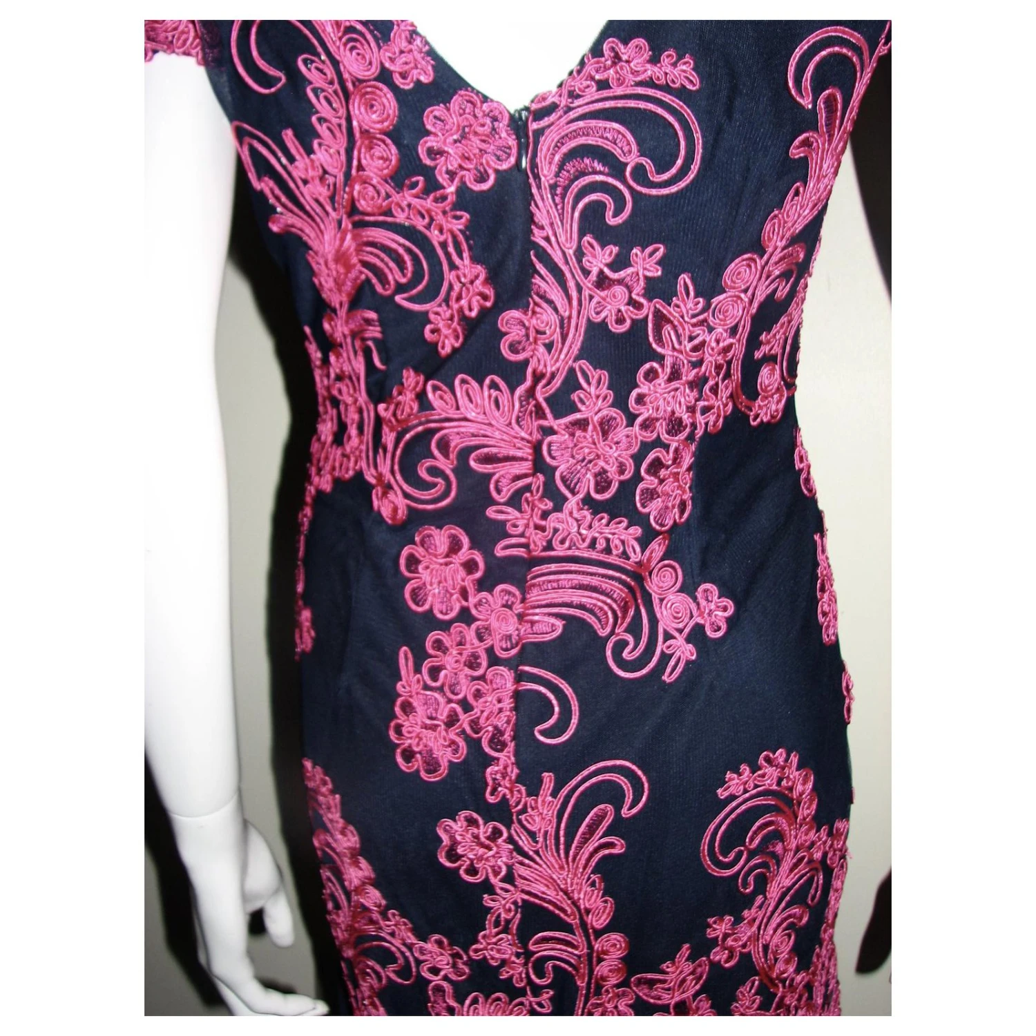 Autre Marque Besticktes Kleid Aus JS Collections Schwarz Pink 7 Autre Marque Besticktes Kleid Aus JS Collections Schwarz Pink – Bild 7