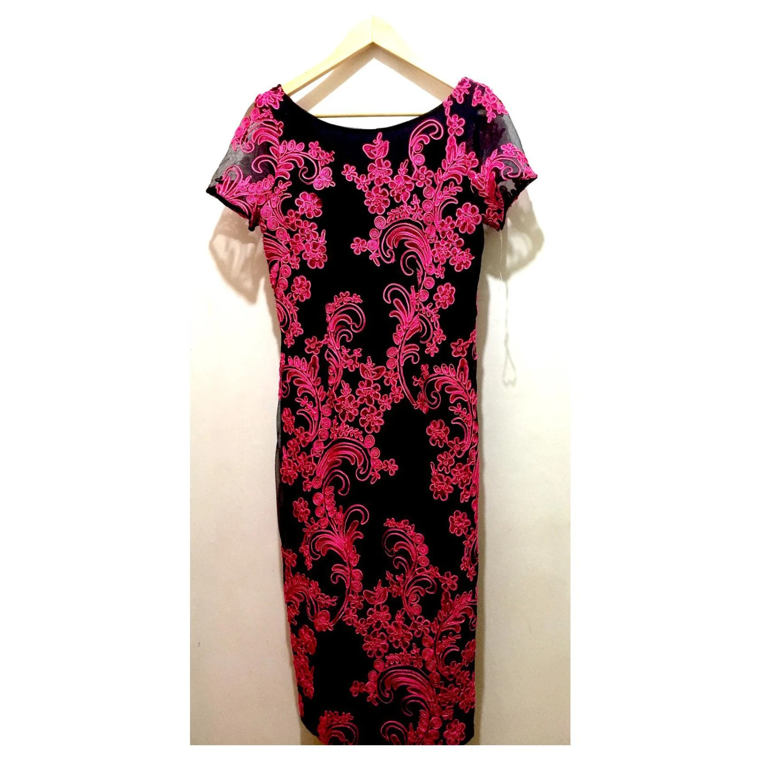 Autre Marque Besticktes Kleid Aus JS Collections Schwarz Pink 8 Autre Marque Besticktes Kleid Aus JS Collections Schwarz Pink – Bild 8