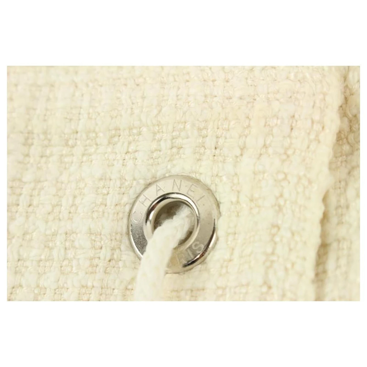 Chanel Size 42 P29946V16012 Mittellanges Tweed-Toggle-Kleid 9 Chanel Size 42 P29946V16012 Mittellanges Tweed-Toggle-Kleid – Bild 9