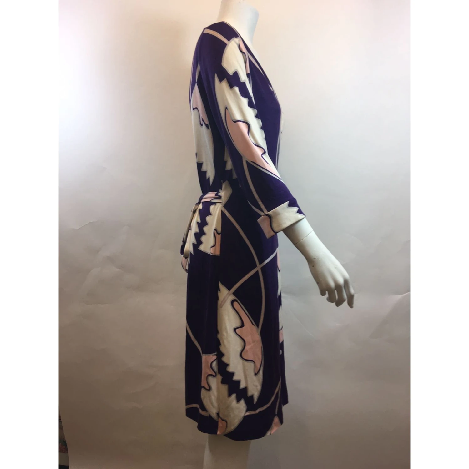 Diane Von Furstenberg Kleid Pink Weiß Lila 3 Diane Von Furstenberg Kleid Pink Weiß Lila – Bild 3