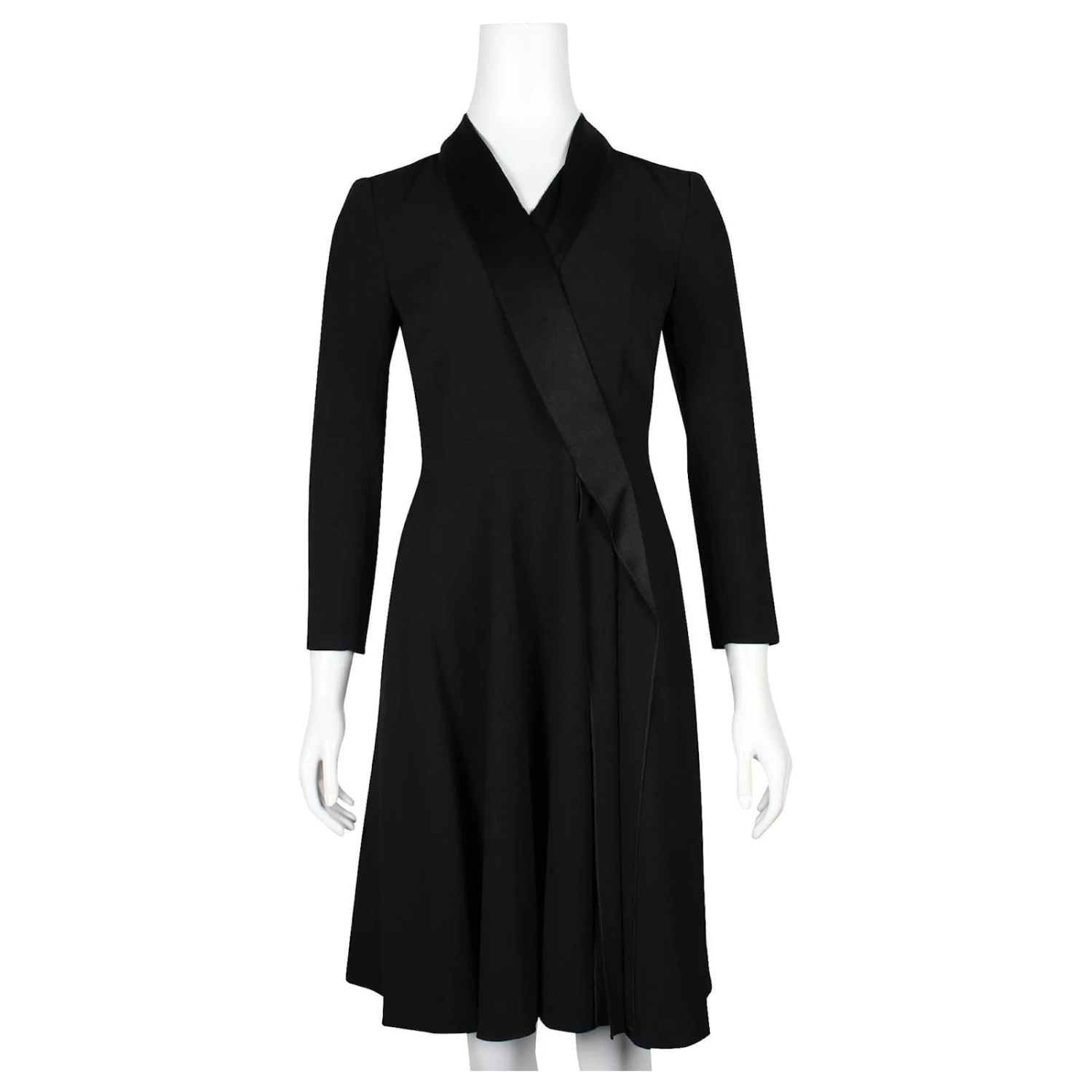 Karen Millen Schwarzes Kleid Mit Satin Revers 2 Karen Millen Schwarzes Kleid Mit Satin Revers – Bild 2