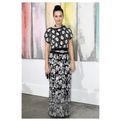 Chanel Kamelien-Kleid Mit CC-Logo Schwarz 13 Chanel Kamelien-Kleid Mit CC-Logo Schwarz -Deutschland Fem Leucht Verkaufs-Shop 756904 4