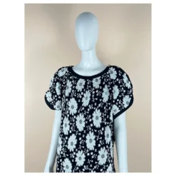 Chanel Kamelien-Kleid Mit CC-Logo Schwarz 16 Chanel Kamelien-Kleid Mit CC-Logo Schwarz -Deutschland Fem Leucht Verkaufs-Shop 756904 7