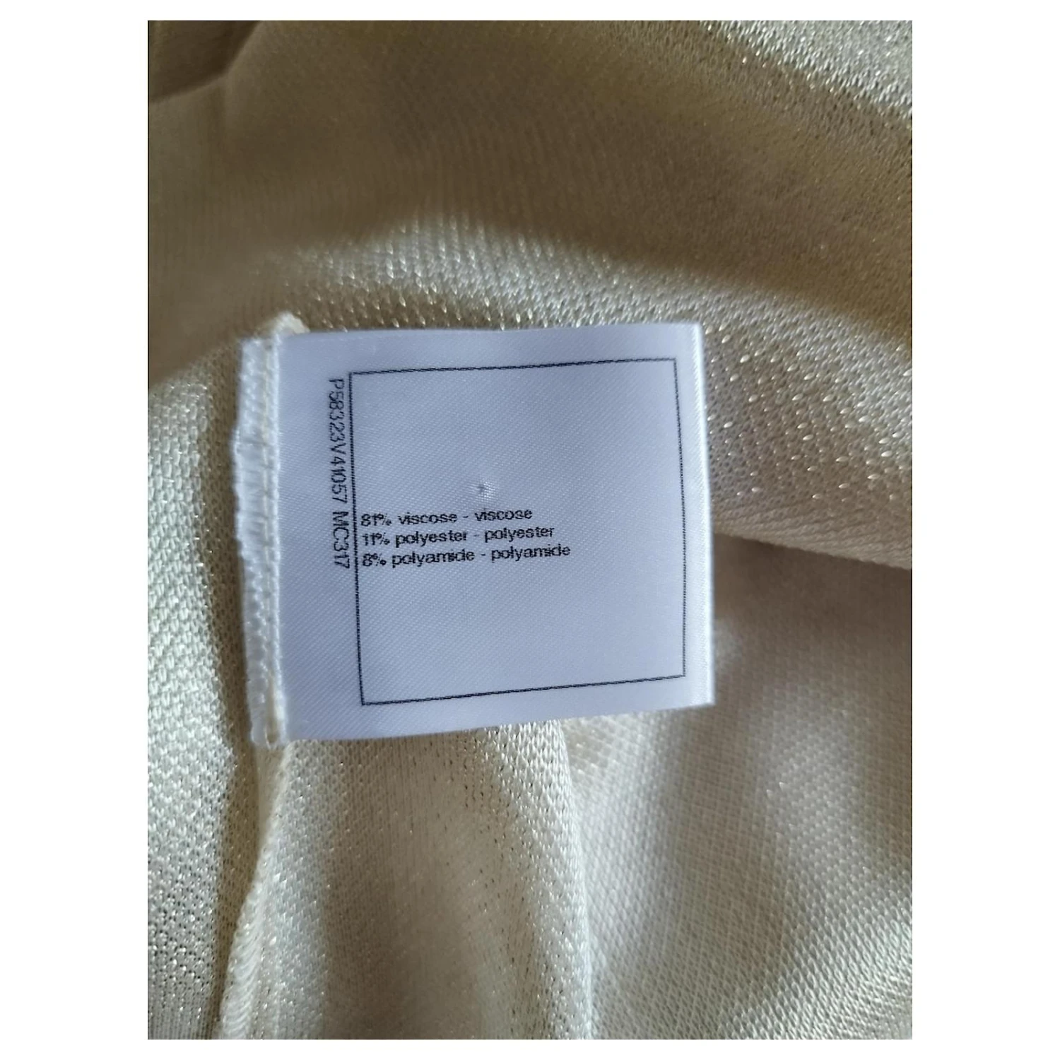 Glänzendes Goldenes Chanel-Kleid 10 Glänzendes Goldenes Chanel-Kleid – Bild 10